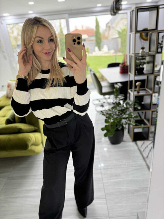 CSIKI - Kötött pulóver. Fekete - fehér