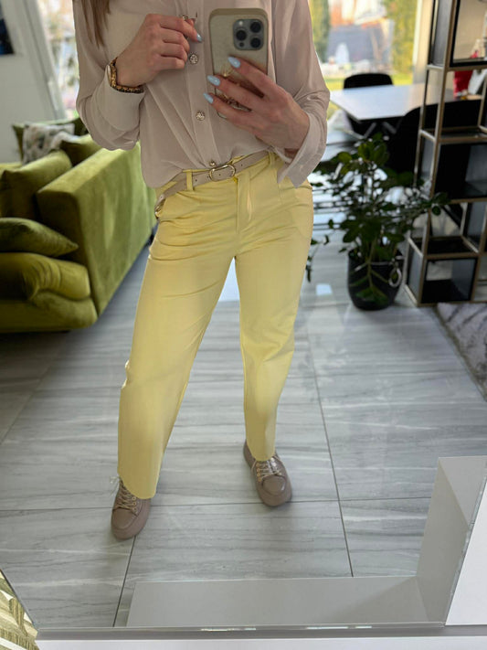 TRENDY - Egyenes szárú nadrág. Sárga