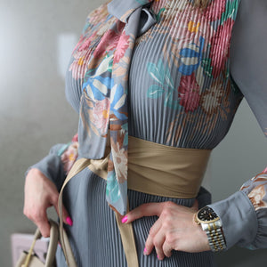 Röné - Pliszírozott virágos ruha