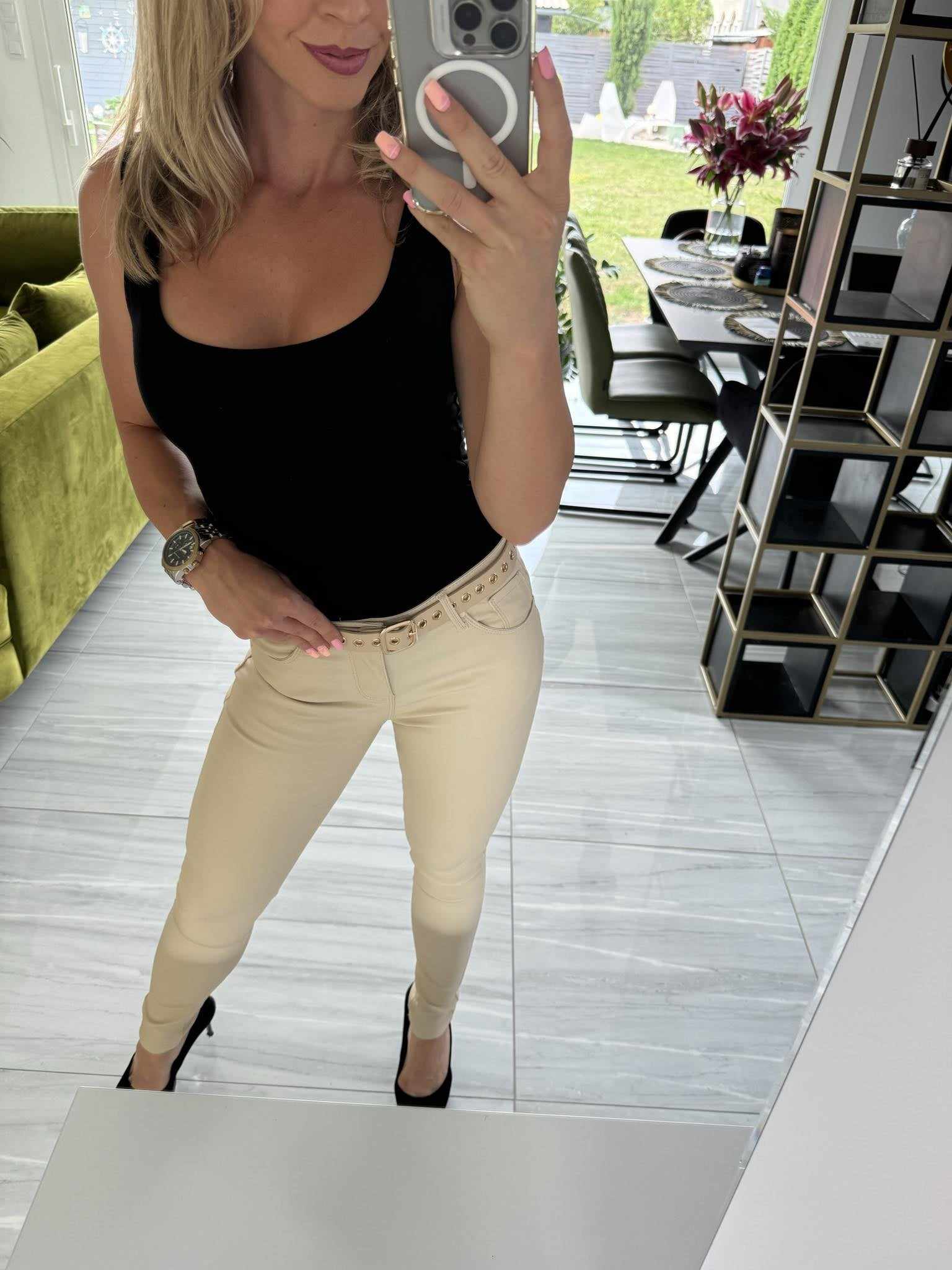 Doris - Bőrhatású push up nadrág