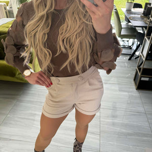 VALENTINA - Szövet rövid nadrág. Világos bézs