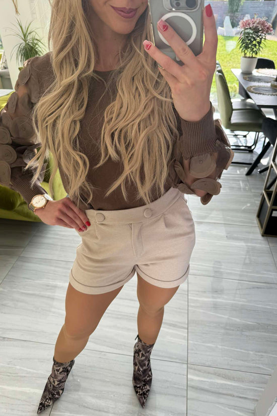 VALENTINA - Szövet rövid nadrág. Világos bézs