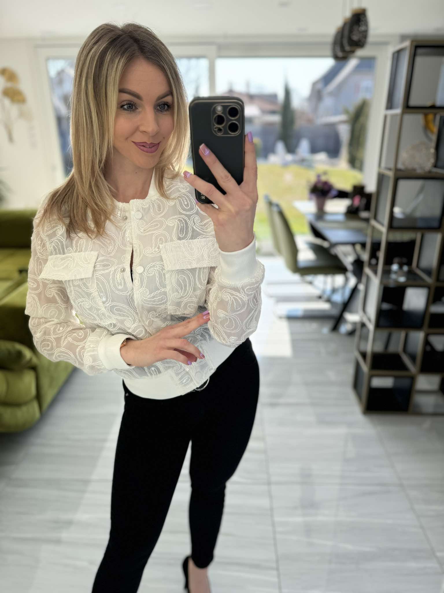 VIP - Hímzett flitteres kabátka