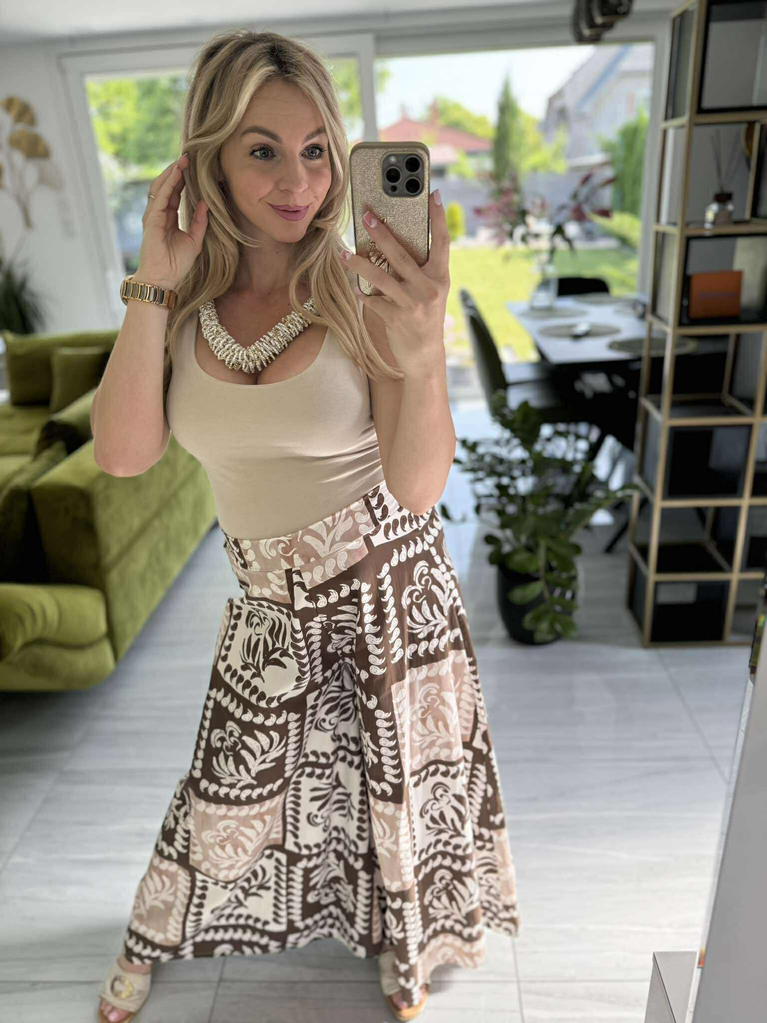 ELINA - Bő szárú nadrág. Sötétbarna