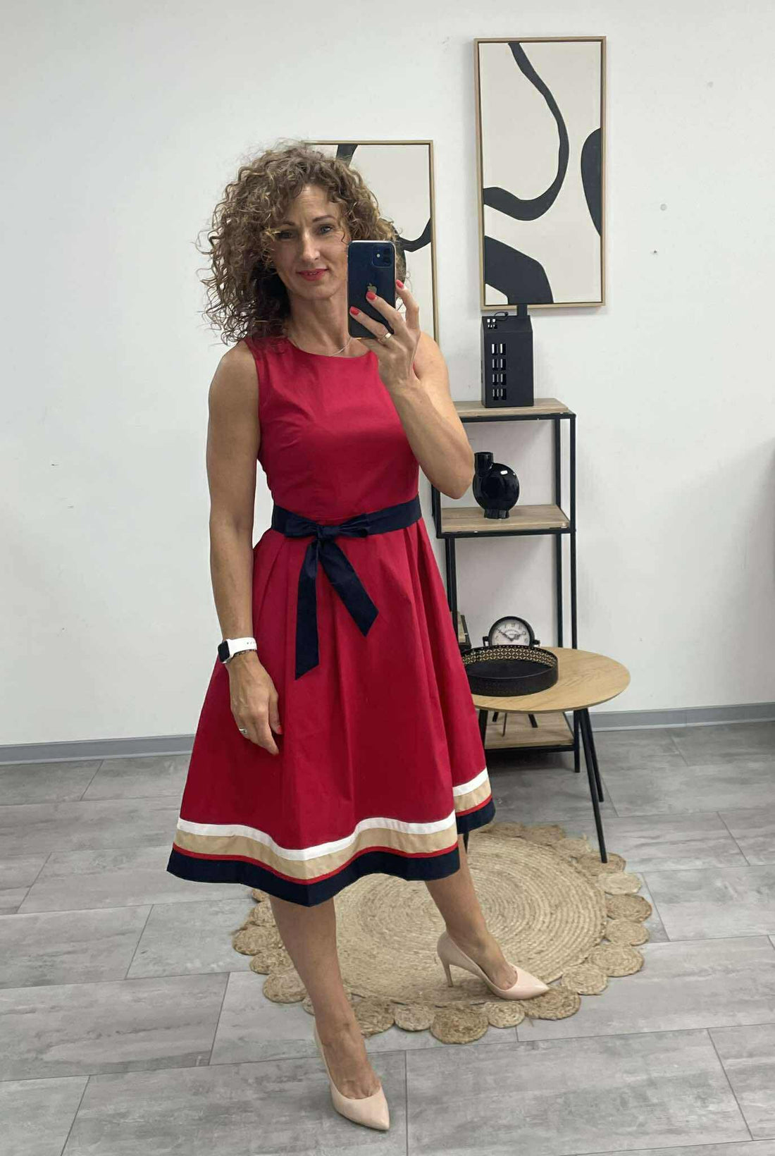 PIRKO - Kerek nyakú SWETT Miss ruha. Bordó