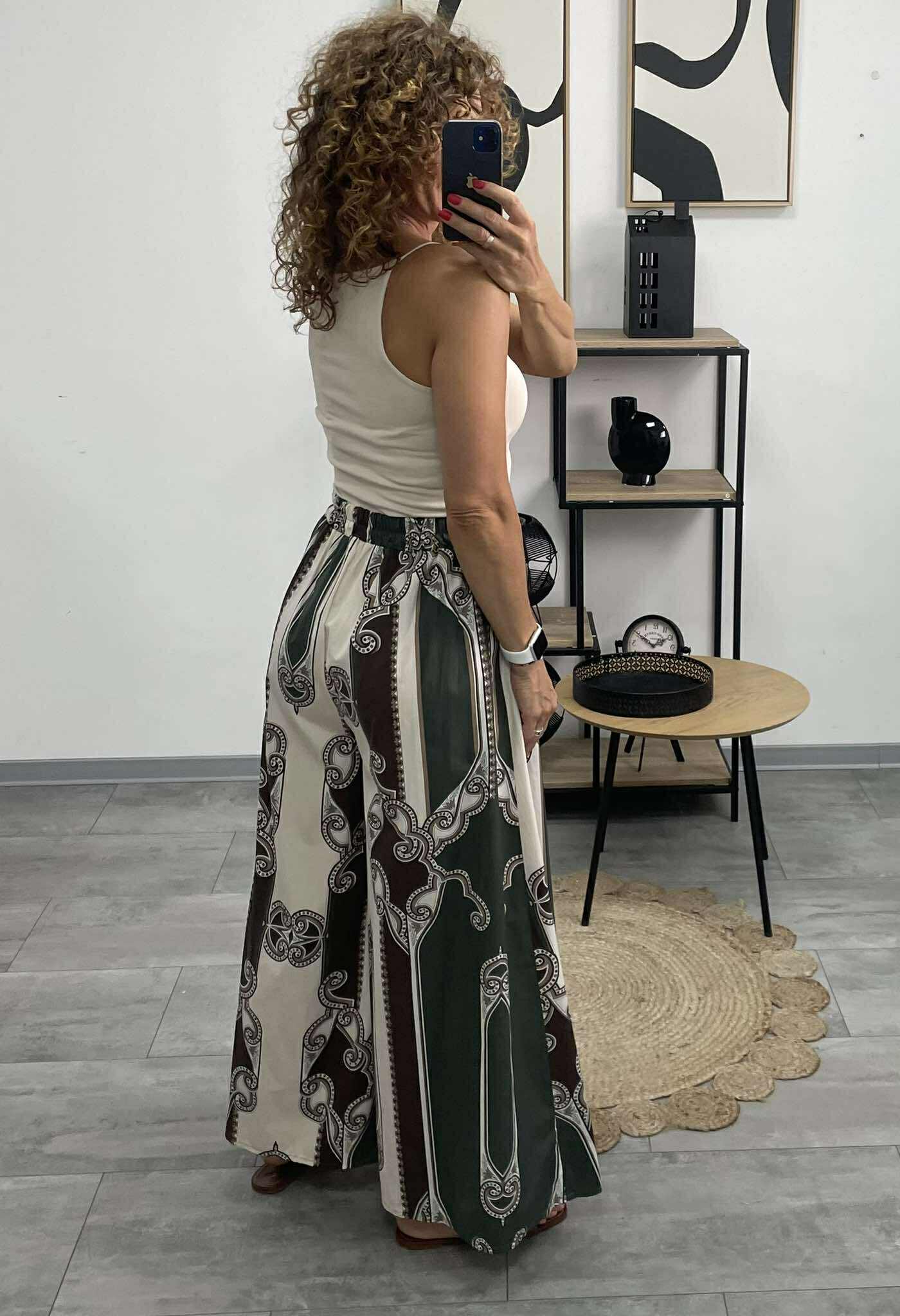BELLA - Mintás bő nadrág. Khaki