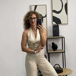 REGI - Nyakba kötős jumpsuit. Világos drapp