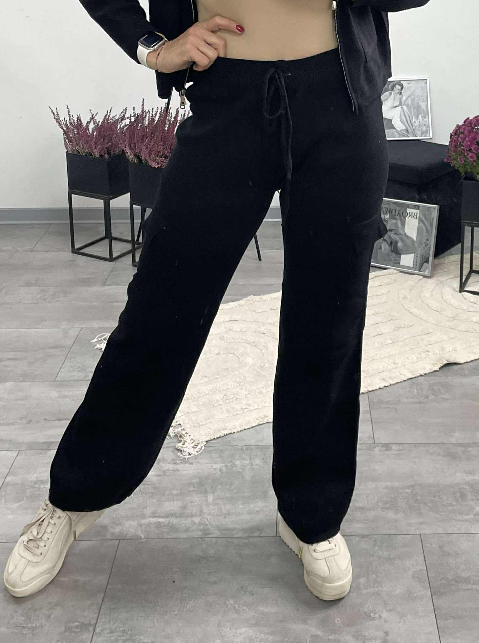 DONI - Kötött kétrészes szett. Fekete