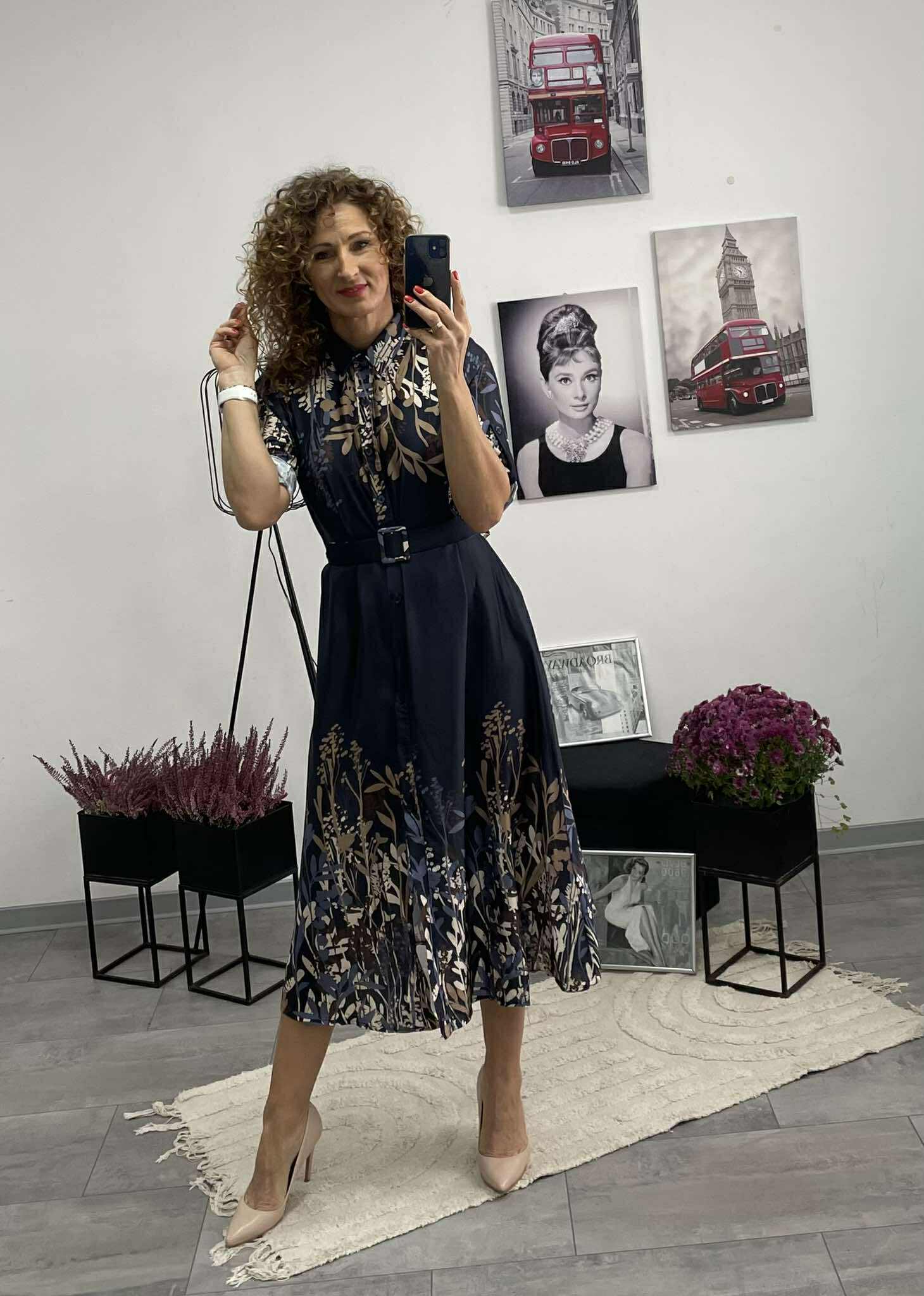 NORA - Selyem hatású ruha. Sötétkék