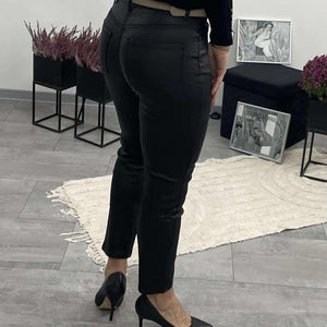 Paula - Bőrhatású MOM fitt nadrág. Fekete