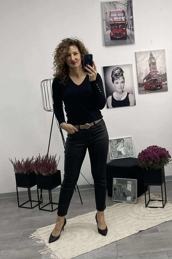 Paula - Bőrhatású MOM fitt nadrág. Fekete