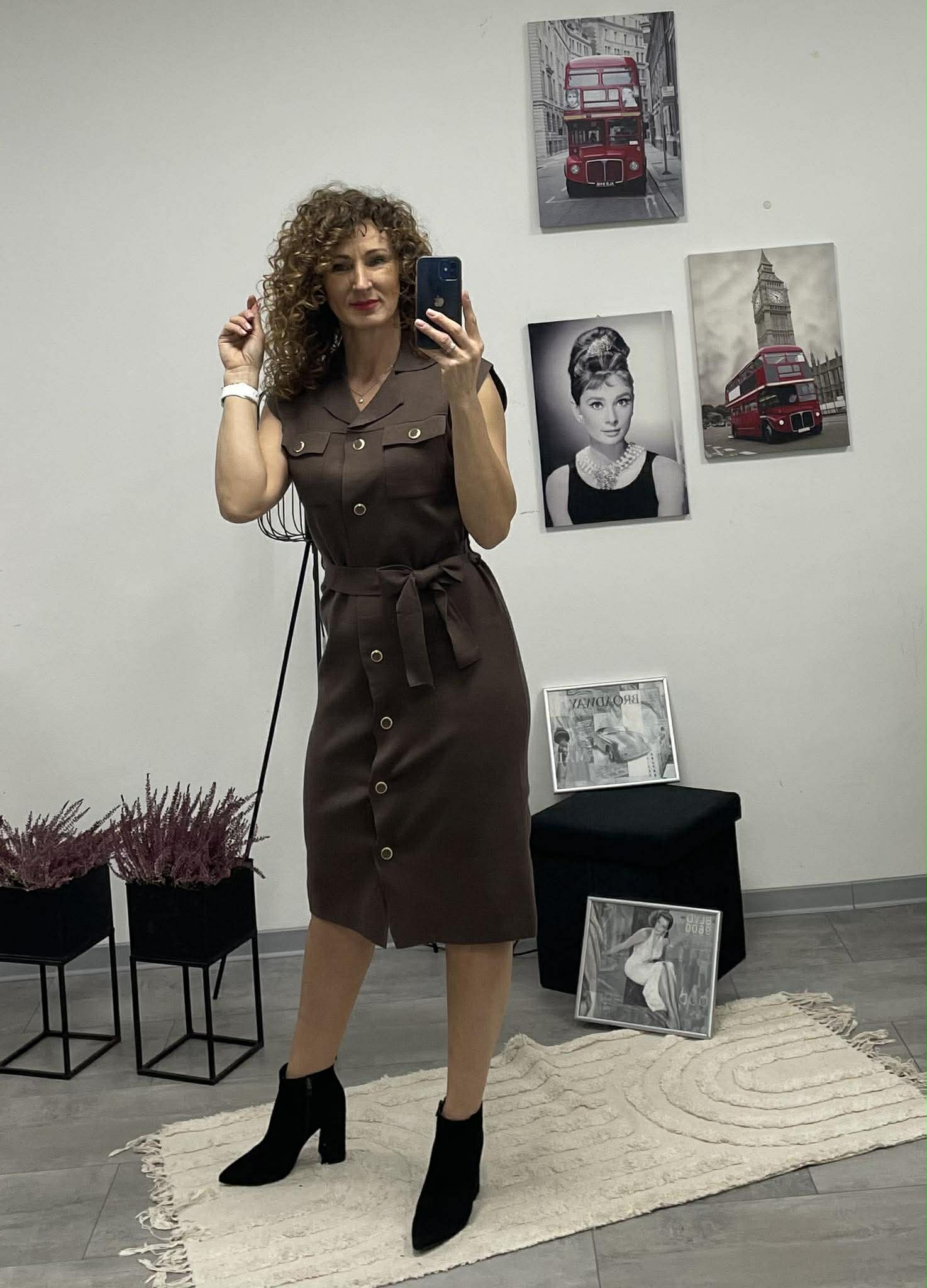 HÉRA - Kötött gombos maxi ruha. Barna