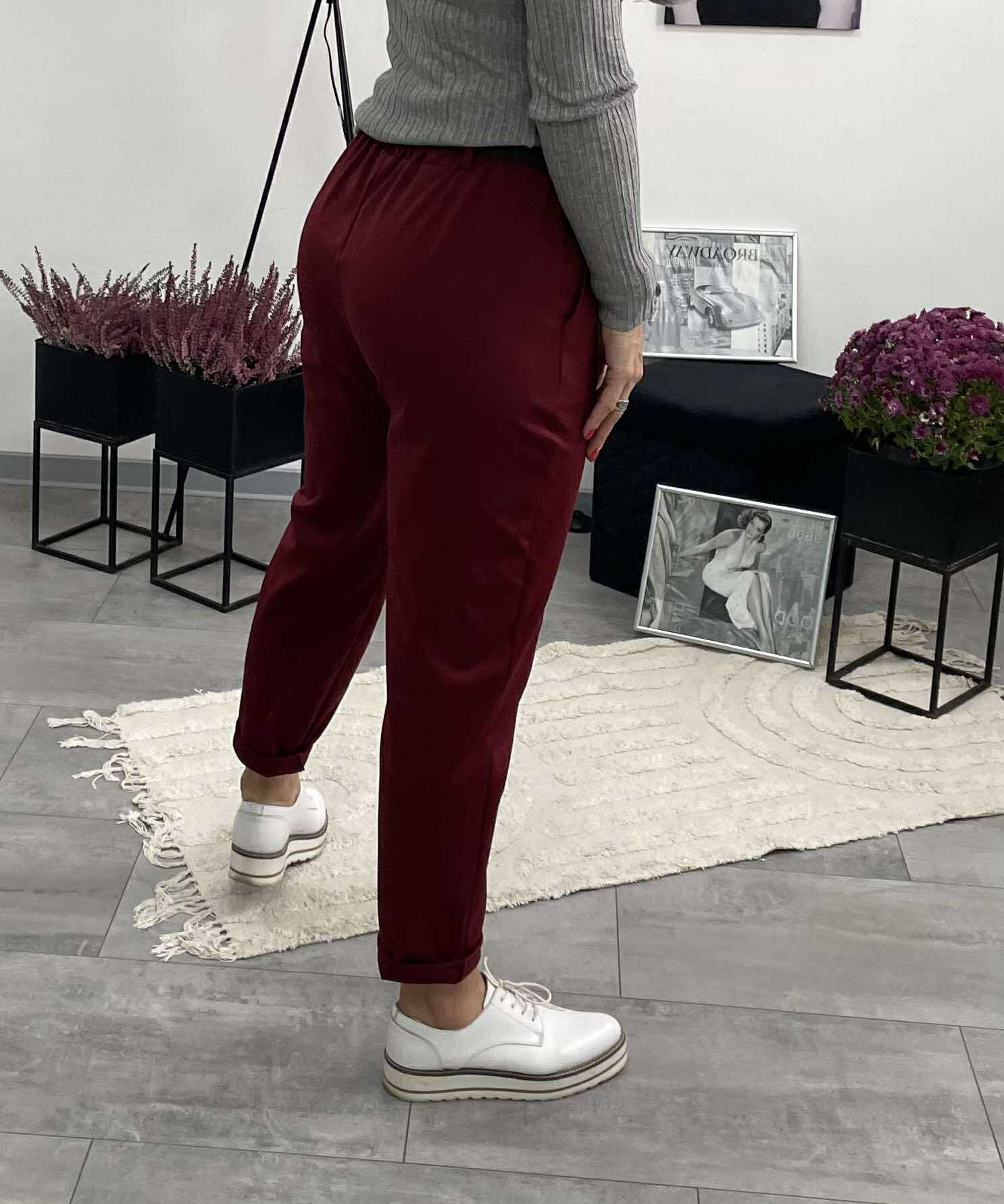 TICIA - Laza szabású nadrág. Bordó