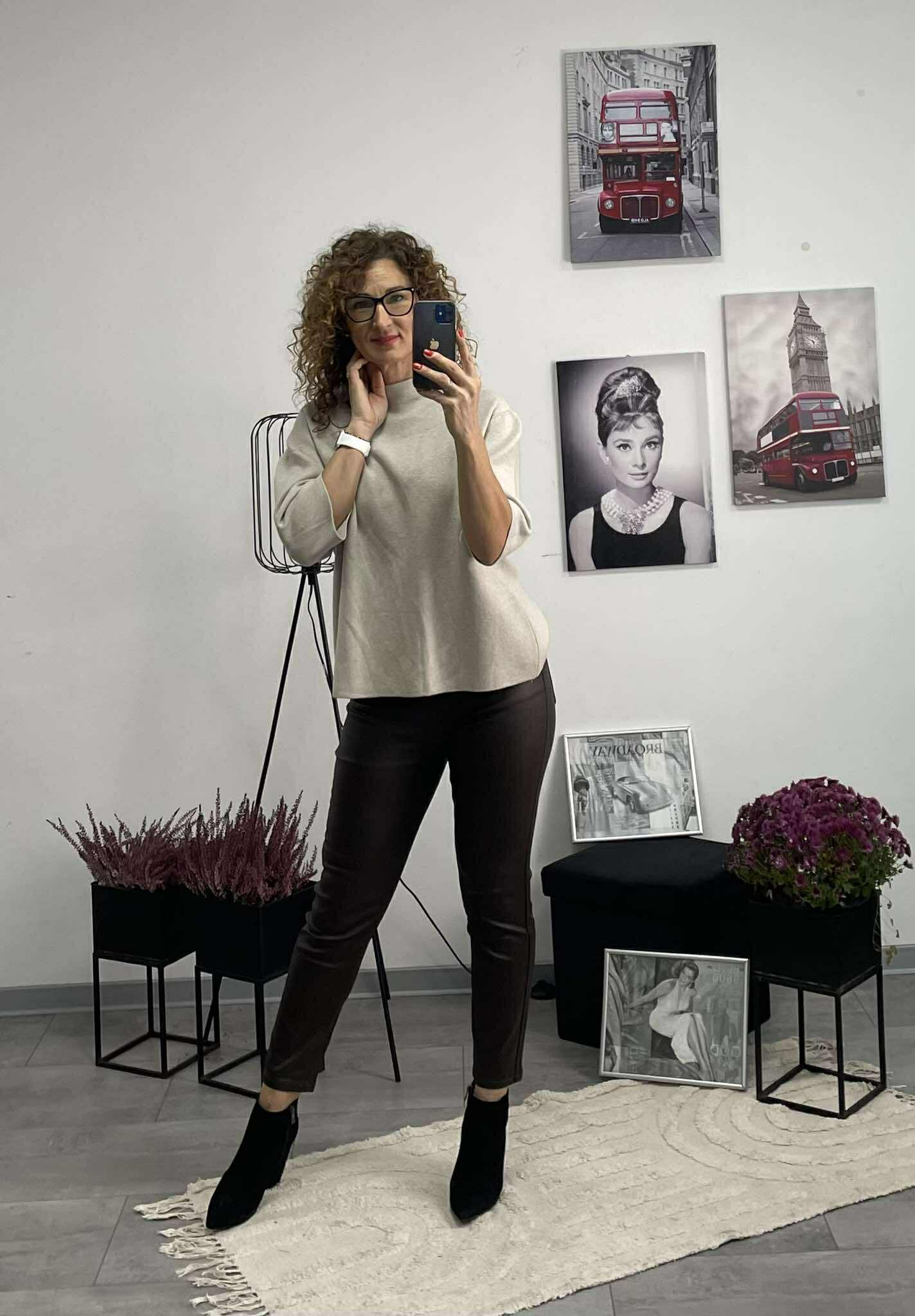 PAULA - Bőrhatású MOM - fitt nadrág. Barna