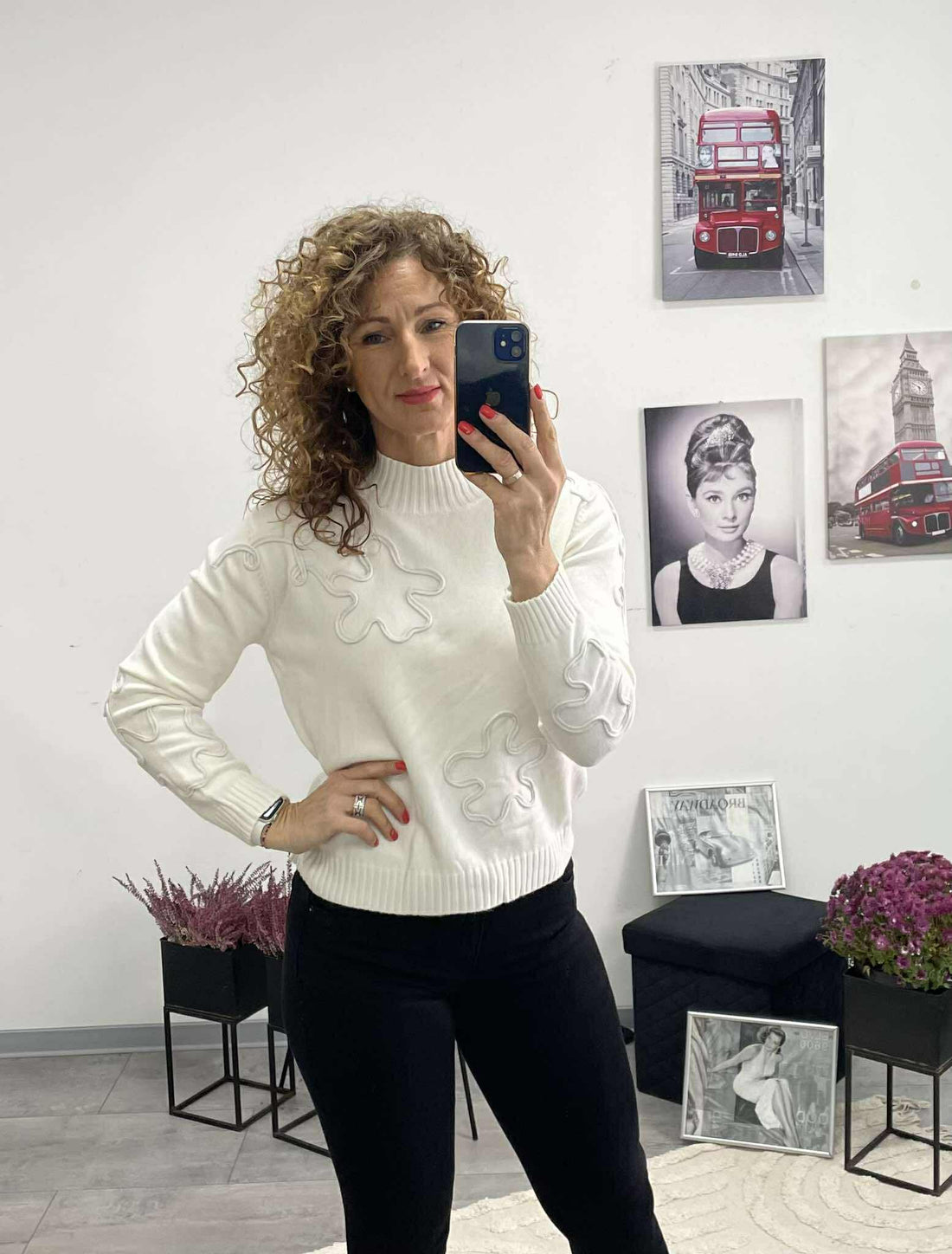 WHITE - Kötött zsinór díszes pulóver. Fehér