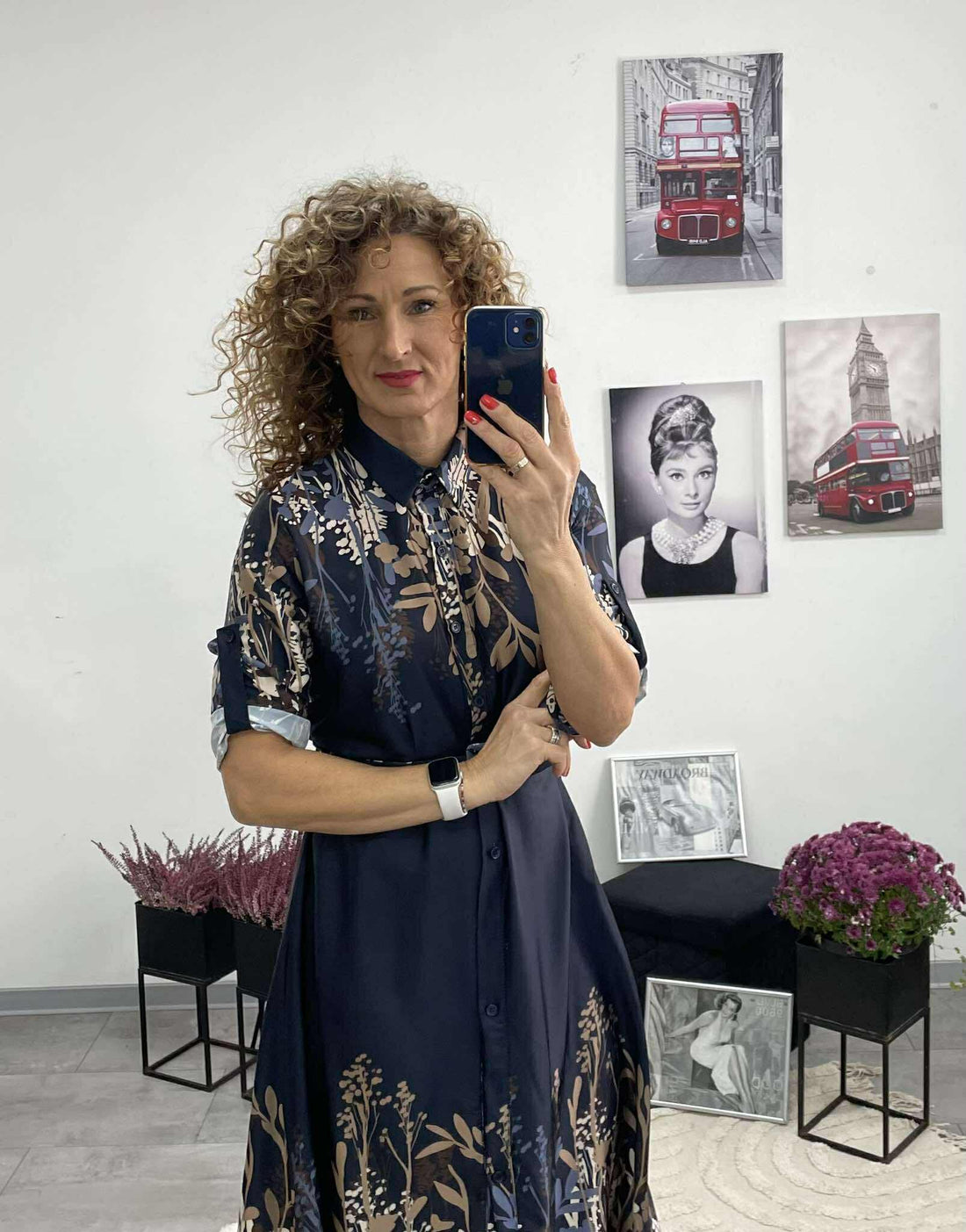 NORA - Selyem hatású ruha. Sötétkék