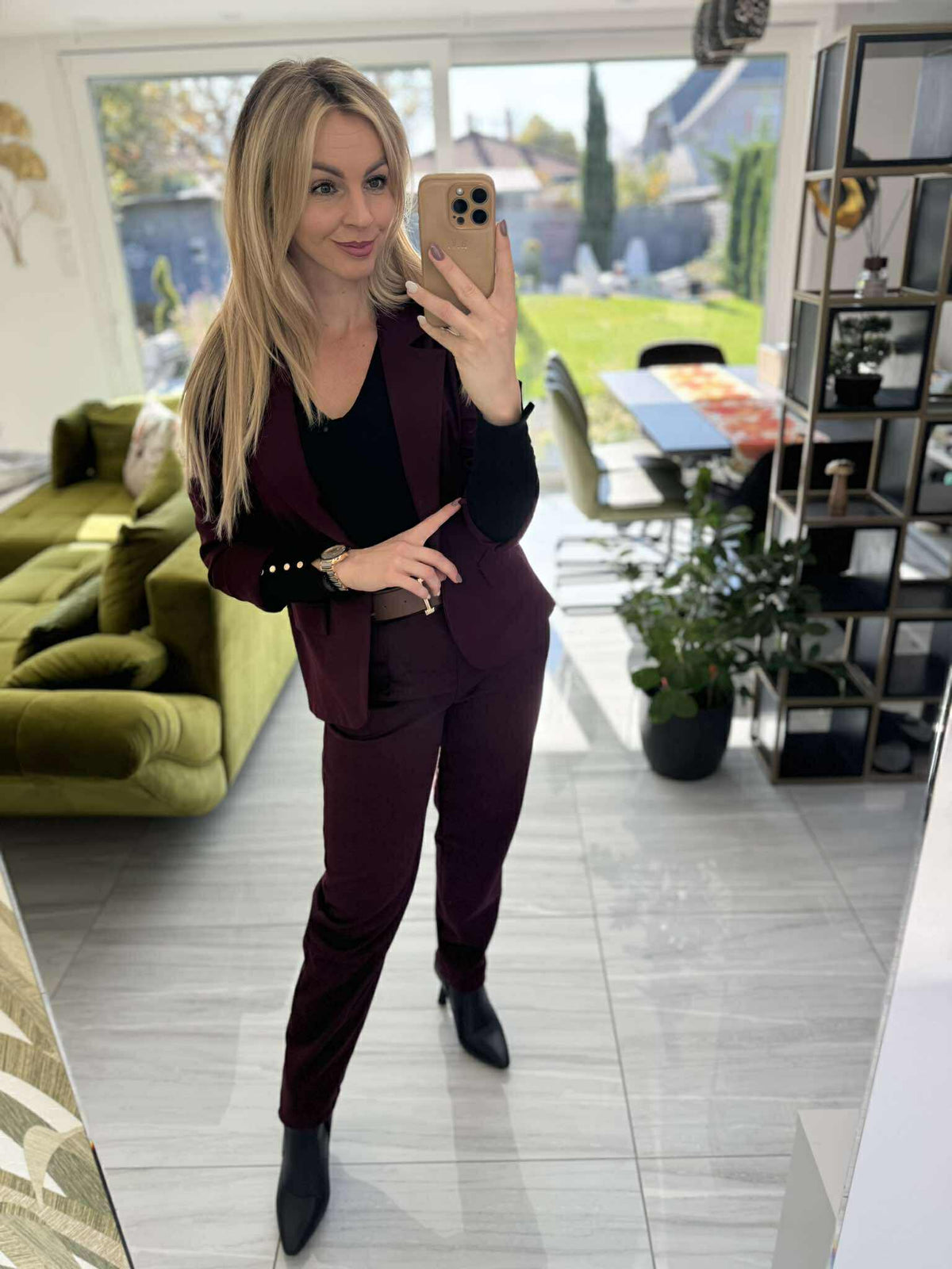 CATY - Laza szabású szövet nadrág. Bordó