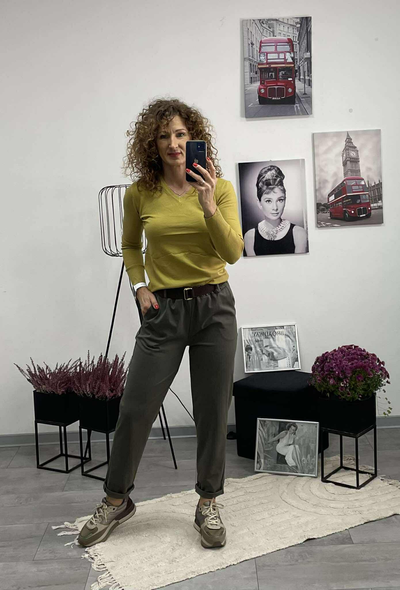 TICIA - Laza szabású nadrág. Khaki