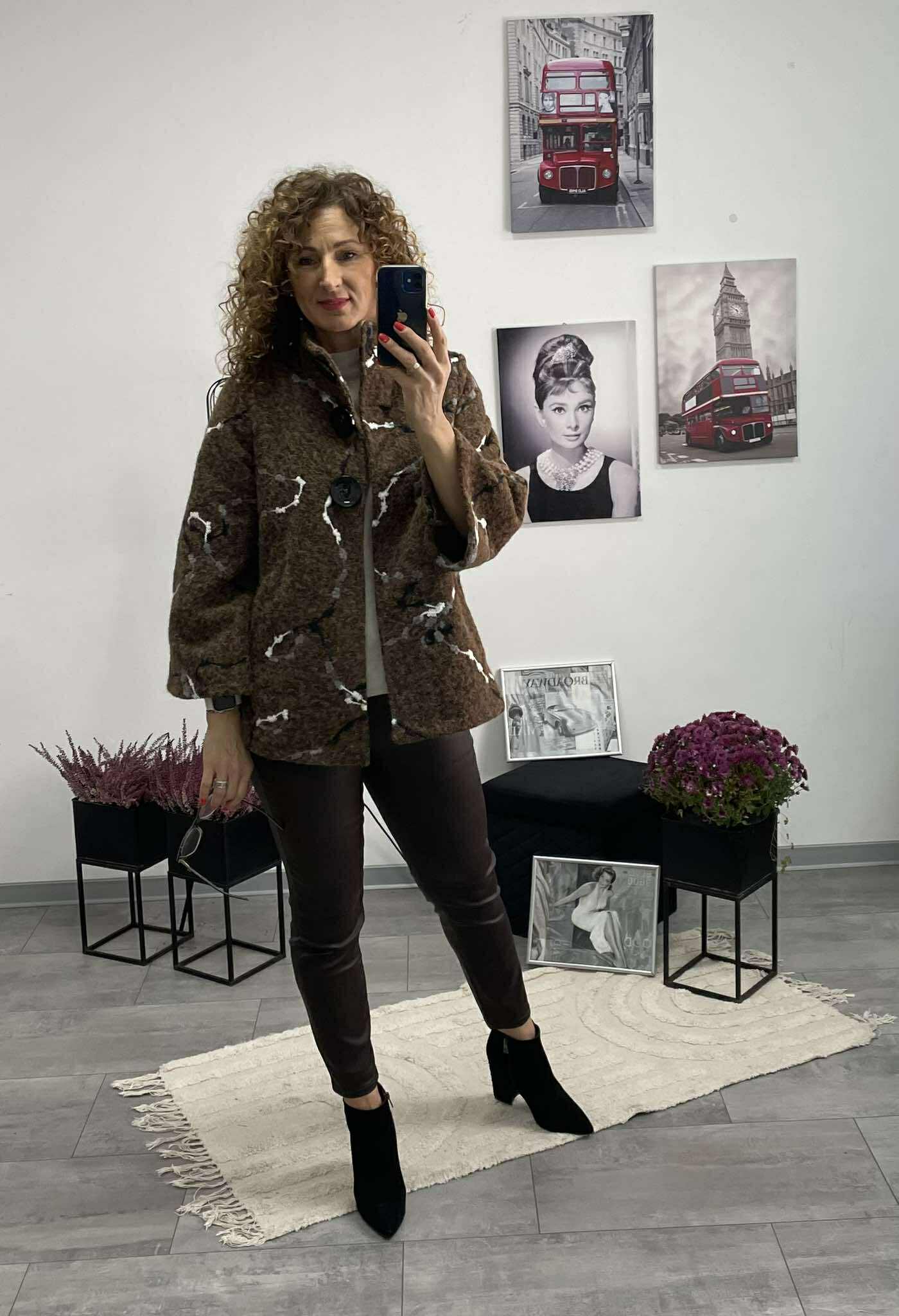 PAULA - Bőrhatású MOM - fitt nadrág. Barna