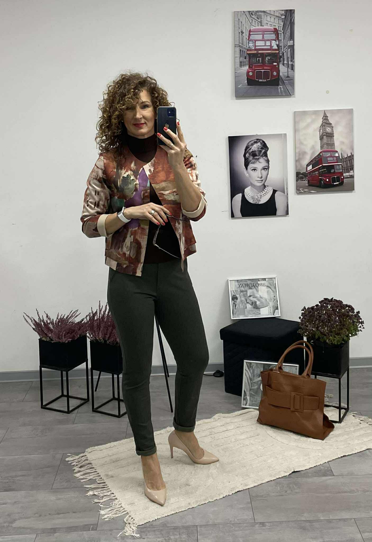 TOSCA - Velúr rövid kabátka. Rozsabarna