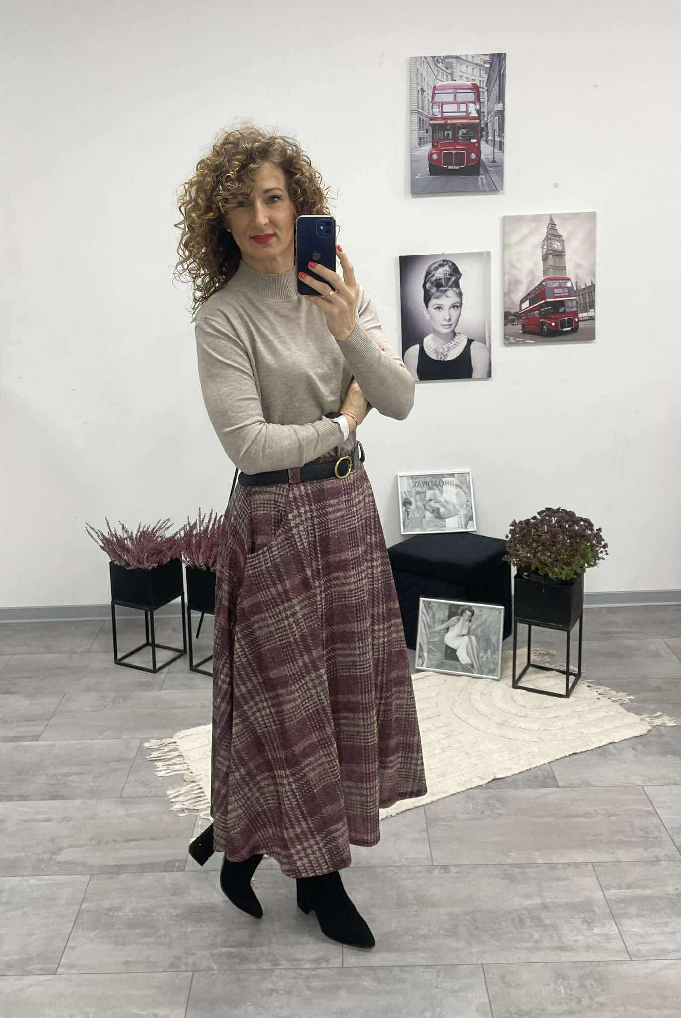 KÁTYA - Kockás maxi szoknya. Bordó