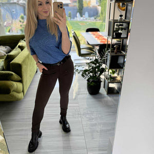 COMFORT - Ceruza nadrág. Sötét barna