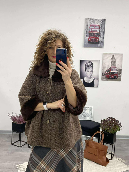 WIN - Csillogó kabát. Sötétbarna