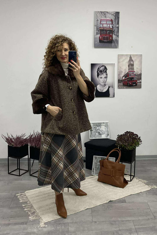 WIN - Csillogó kabát. Sötétbarna