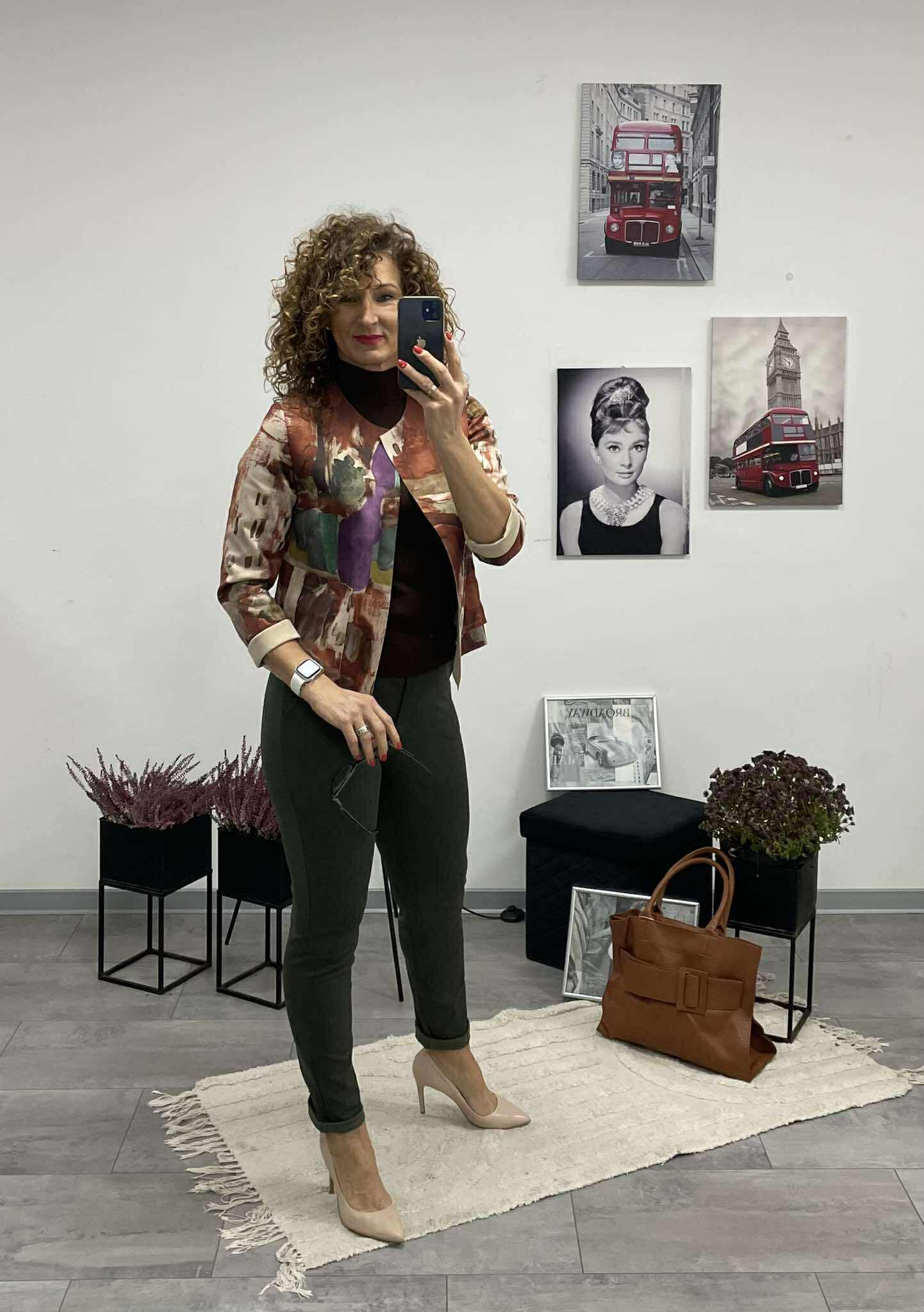 TOSCA - Velúr rövid kabátka. Rozsabarna