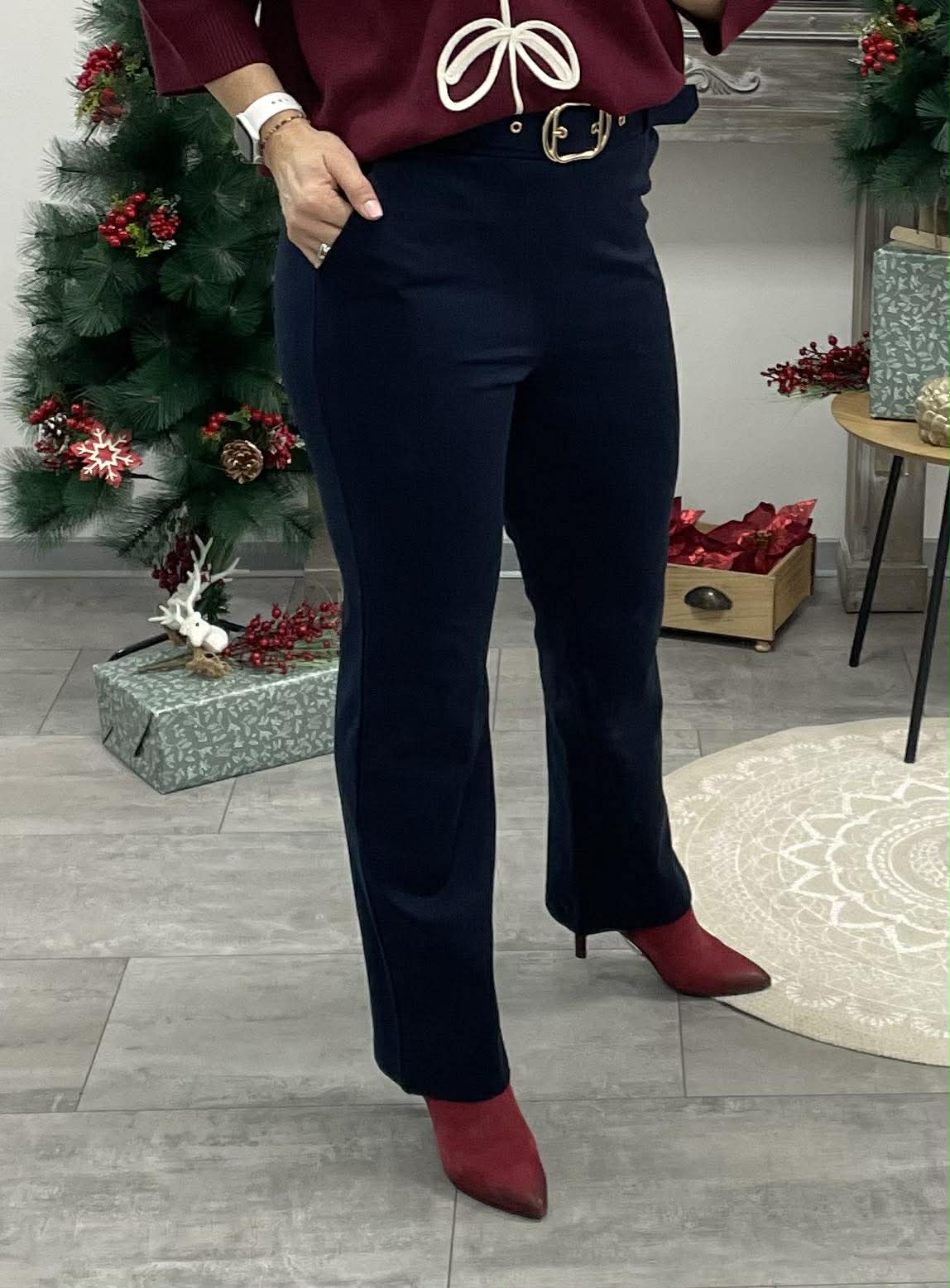 IBI - Egyenes szárú elegáns nadrág. Sötétkék