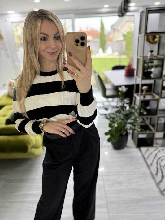 CSIKI - Kötött pulóver. Fekete - világos bézs