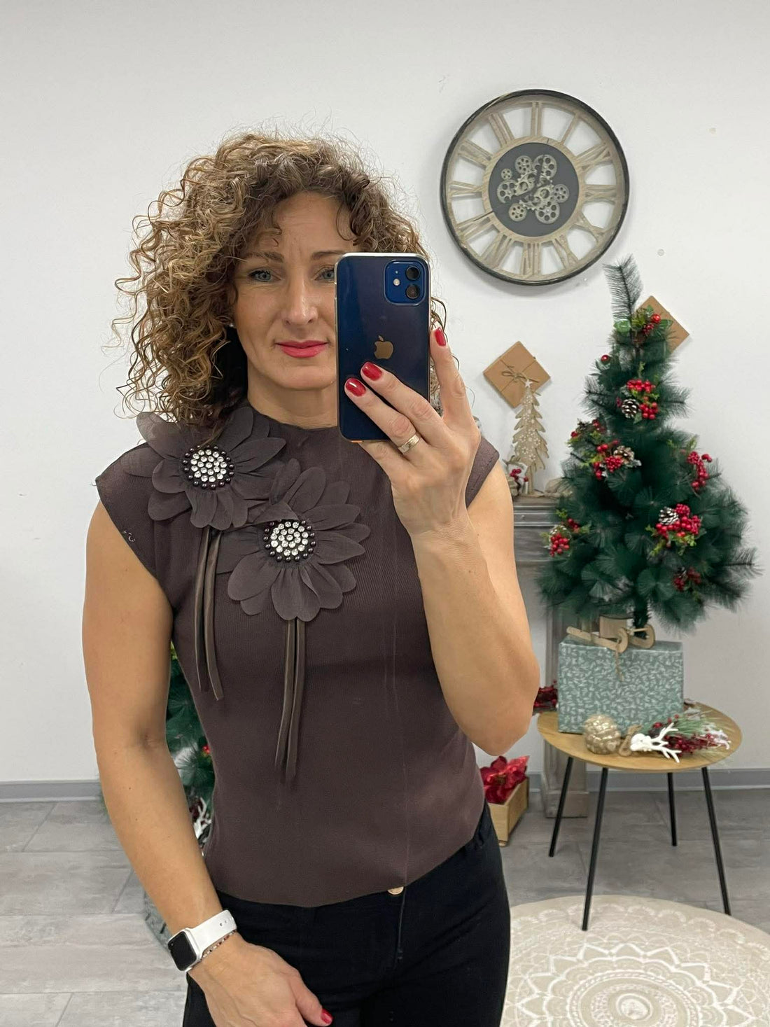 FLOWER - Kötött felső. Barna