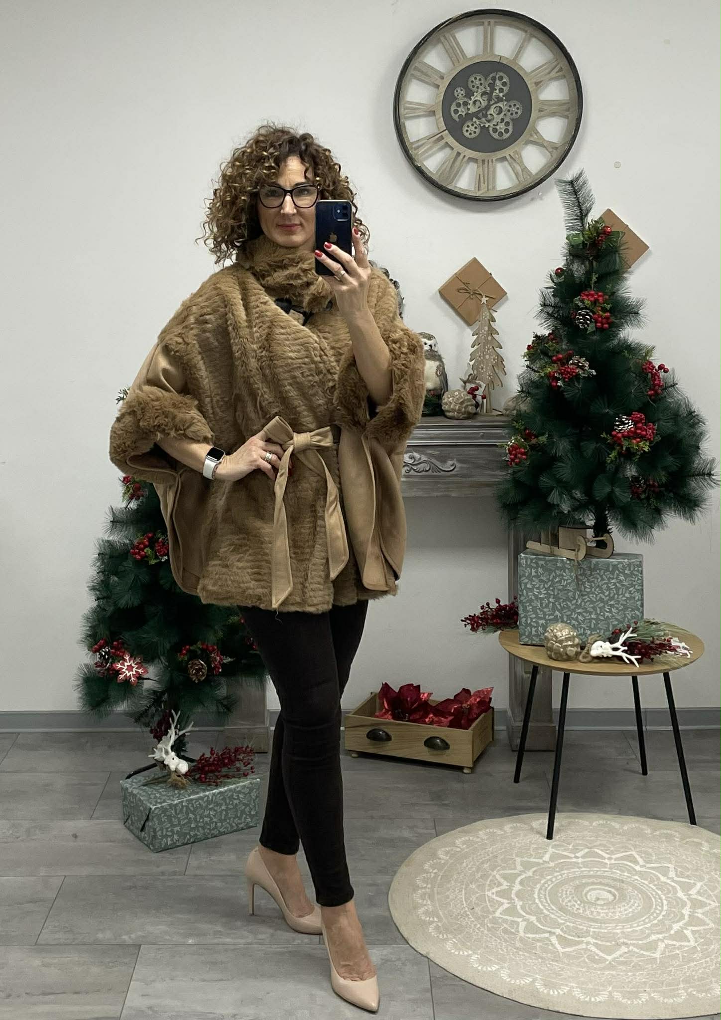 Pille - Szőrmés pocsó kabát. Csau barna