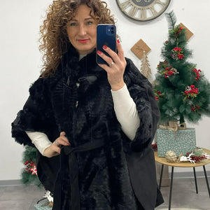 Pille - Szőrmés ponchó kabát. Fekete