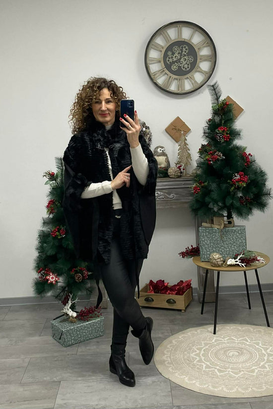 Pille - Szőrmés ponchó kabát. Fekete