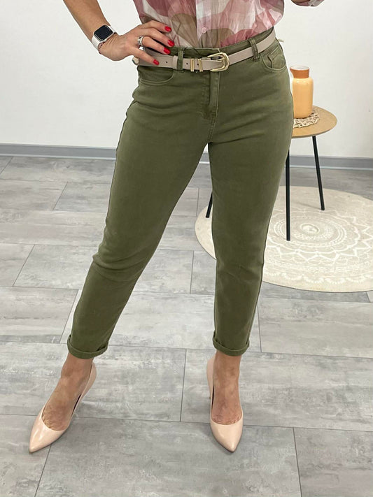 ANIKÓ - MOM - FITT farmer. Khaki.          FIGYELEM : a fazon miatt érdemes egy számmal kisebbet választani a tökéletes illeszkedésért.