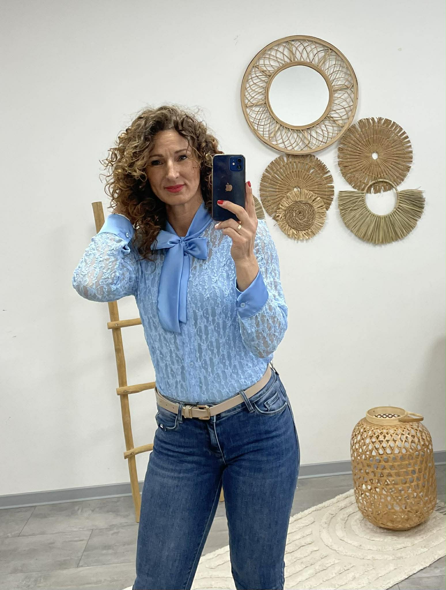 BEAUTY - Csipke blúz. Baba kék