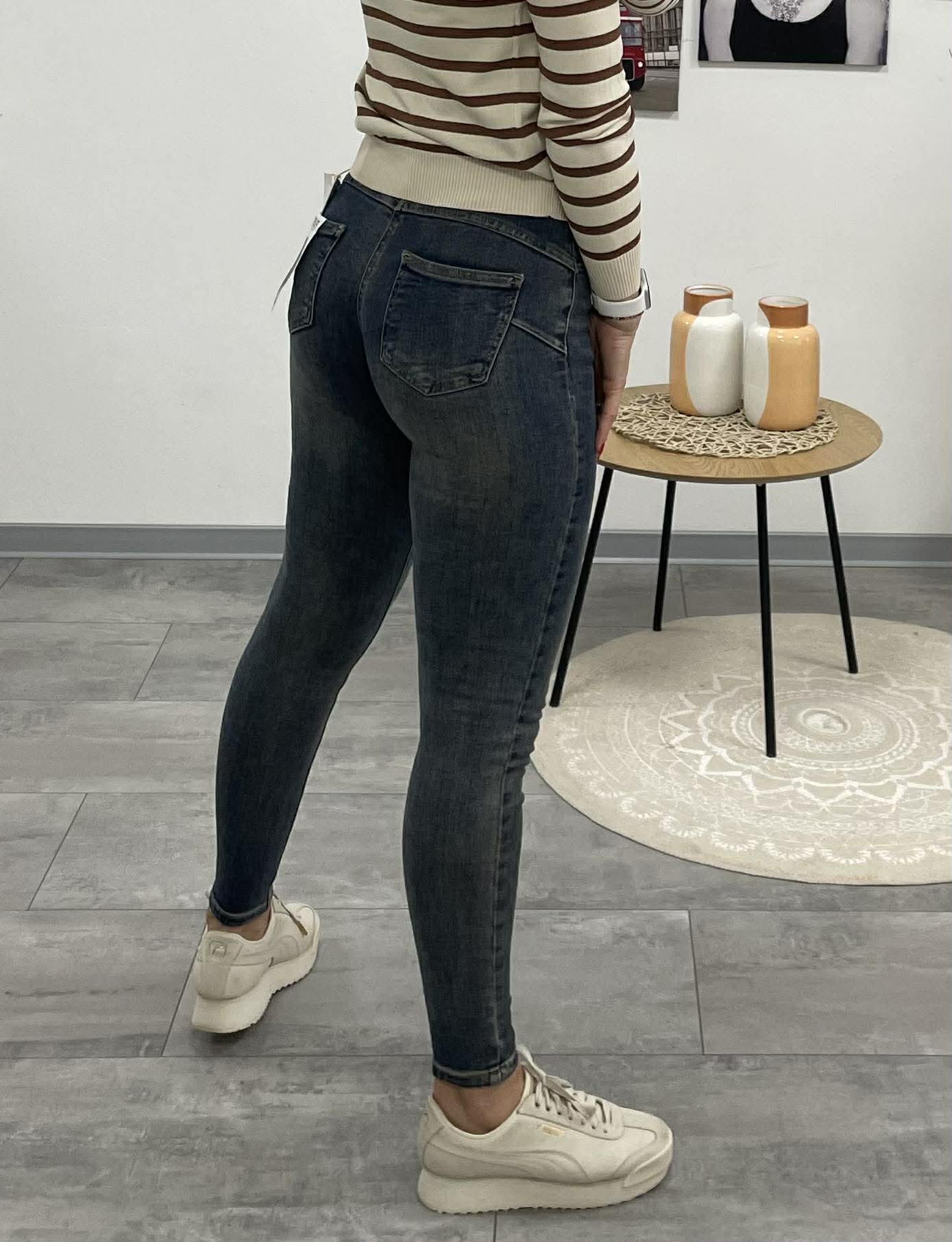 VIVI - Push up farmer nadrág. Koptatott