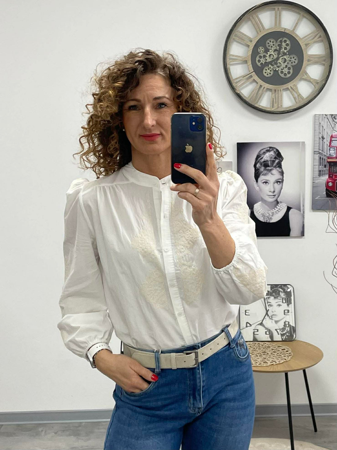 Romantic - Hímzett blúz. Fehér