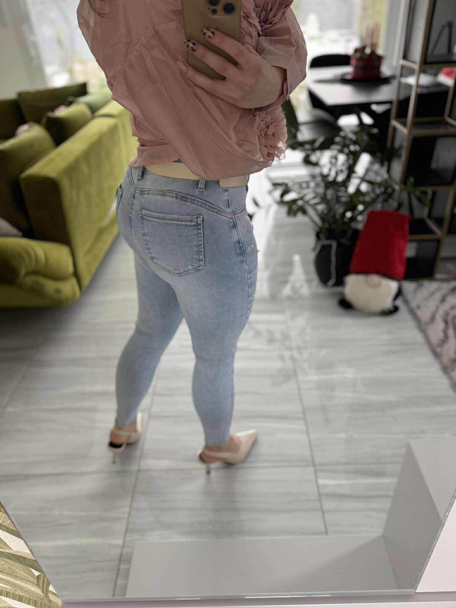 Gyöngyös - Világos Push-up Farmer nadrág.