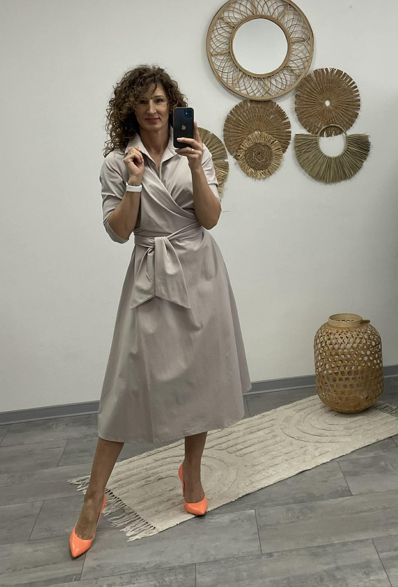 IRCSI - Átkötős ruha. Bézs