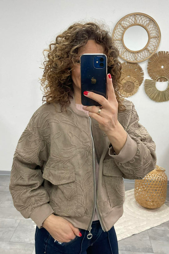 Zsaklin - Zsinór hímzett kabát. Teve barna