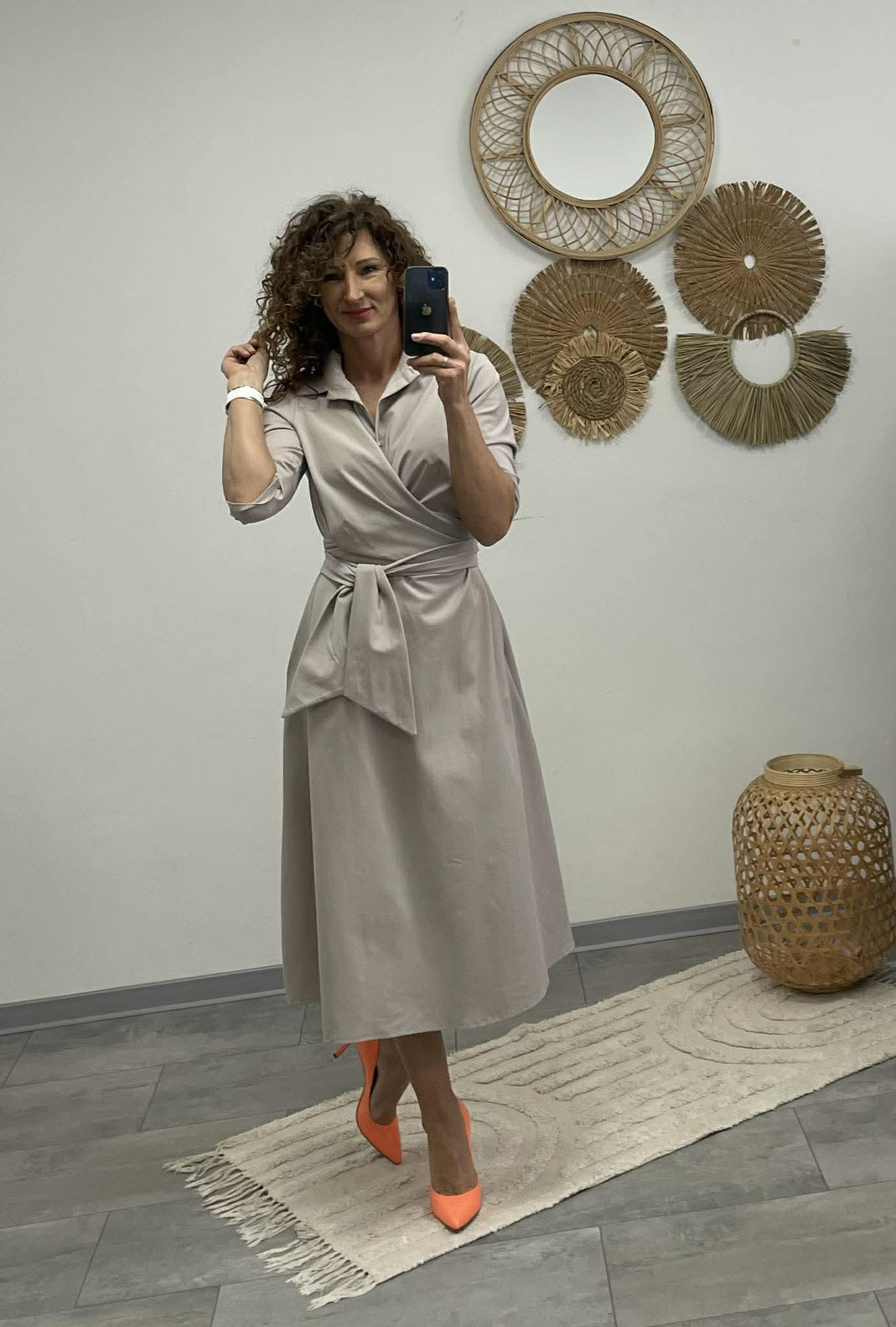 IRCSI - Átkötős ruha. Bézs