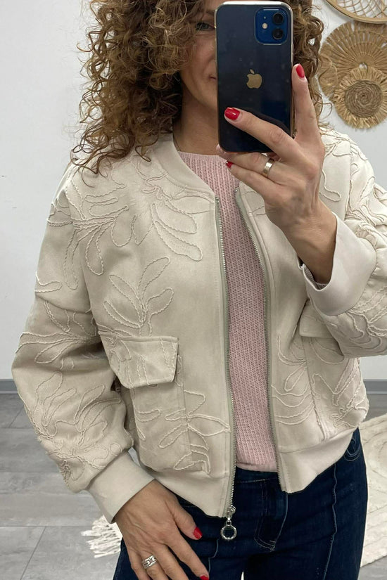 ZSAKLIN - Zsinór hímzett kabát. Világos bézs