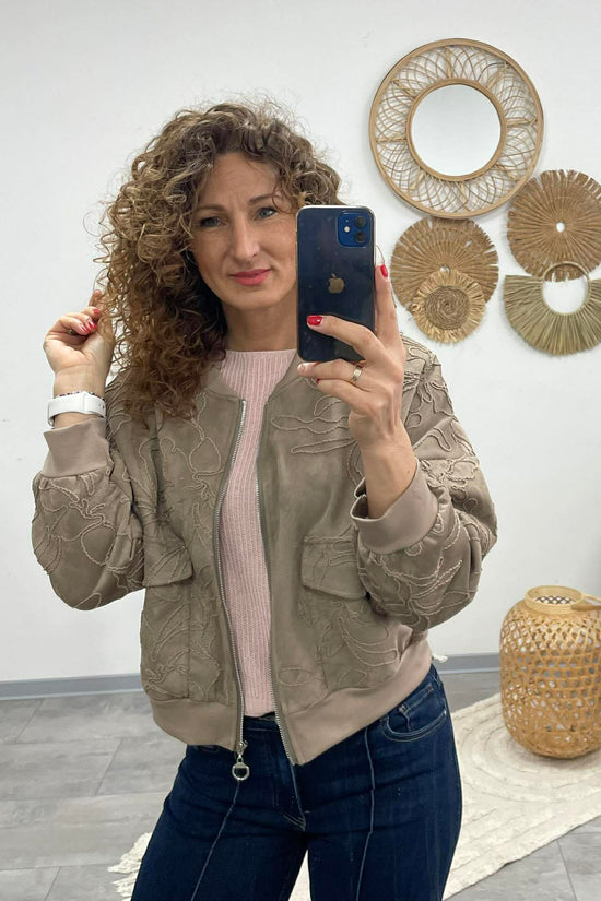 Zsaklin - Zsinór hímzett kabát. Teve barna