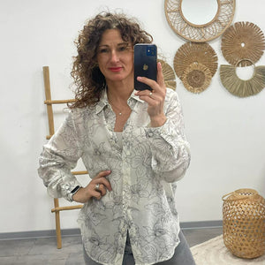 Flower  - Virágos blúz. Világosdrapp