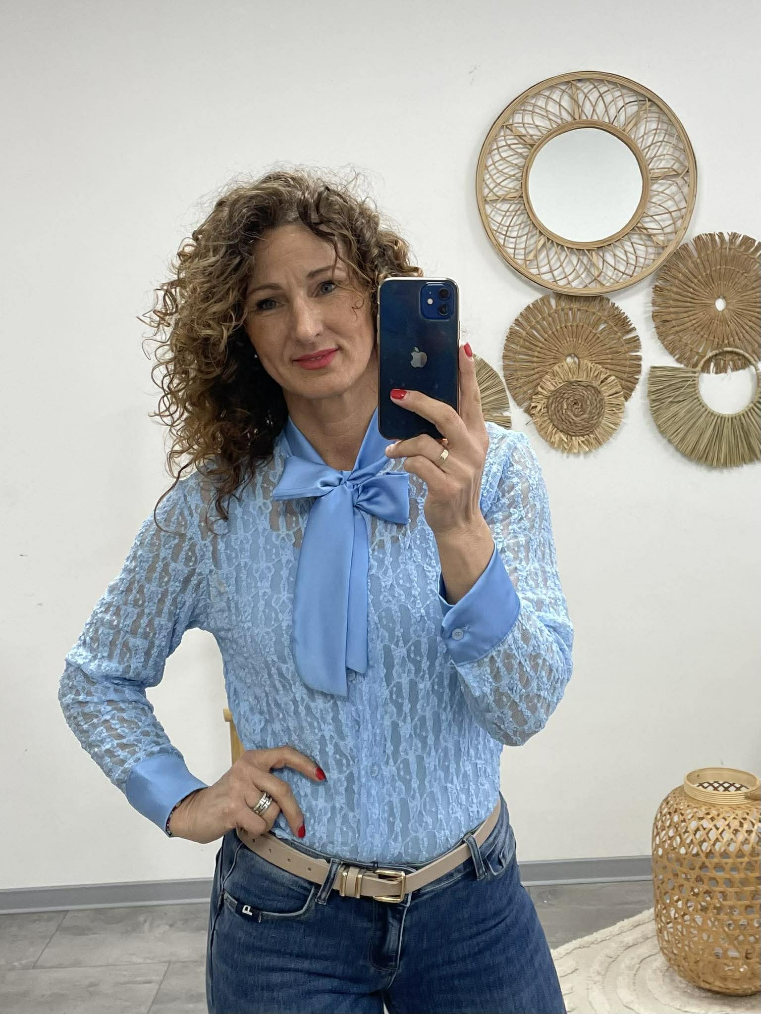 BEAUTY - Csipke blúz. Baba kék