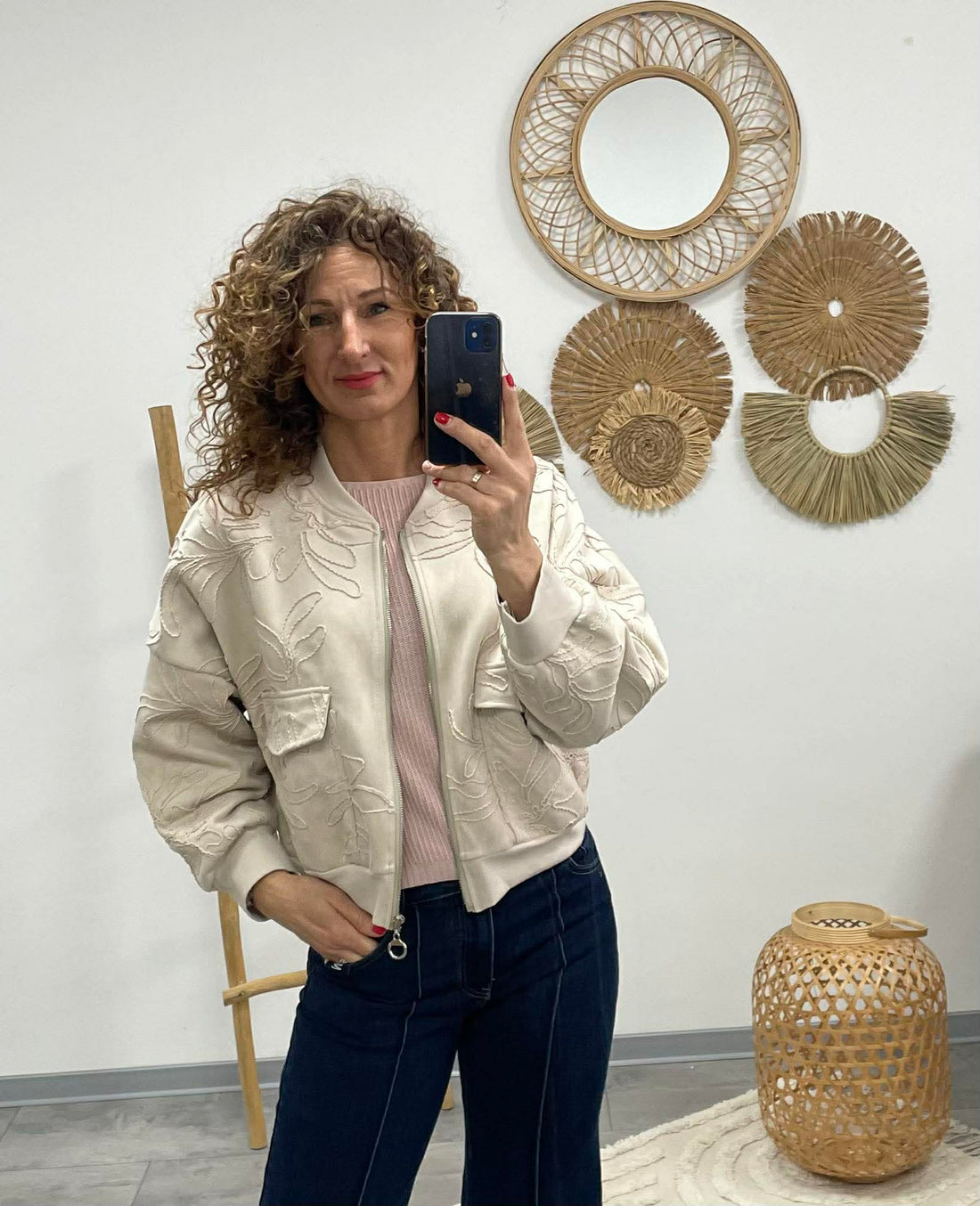 ZSAKLIN - Zsinór hímzett kabát. Világos bézs