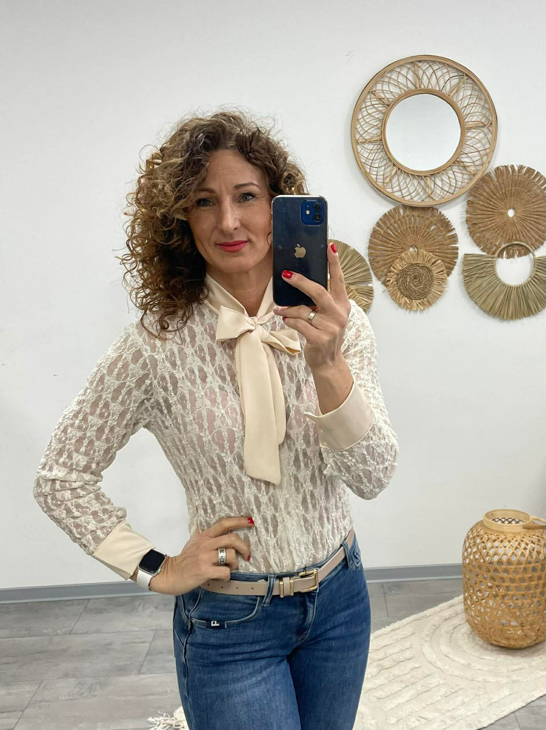 BEAUTY - Csipke blúz. Világos bézs