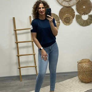 VIOLA - Virágos ujjú felső. Sötétkék